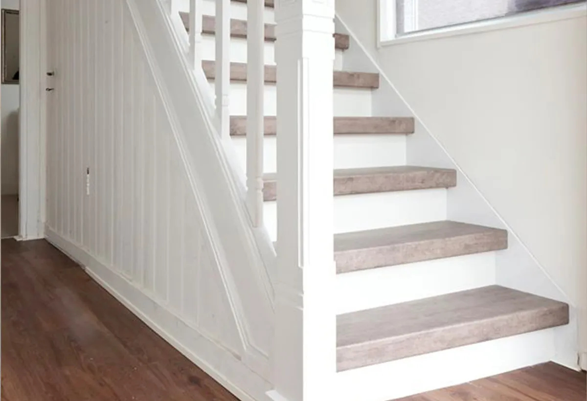 escalier-gris-renove-beton Escalier béton rénové en gris